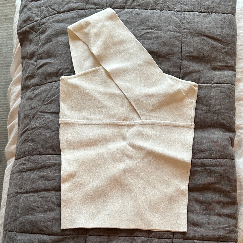 Autumn Cashmere Cream One-Shoulder Top